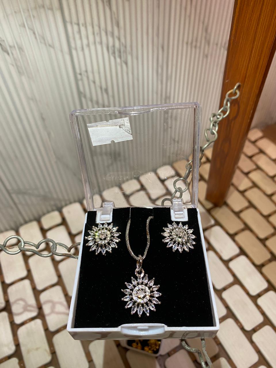 Elegant Floral Pendant Necklace & Earring Set – Silver-Tone with Sparkling Stones